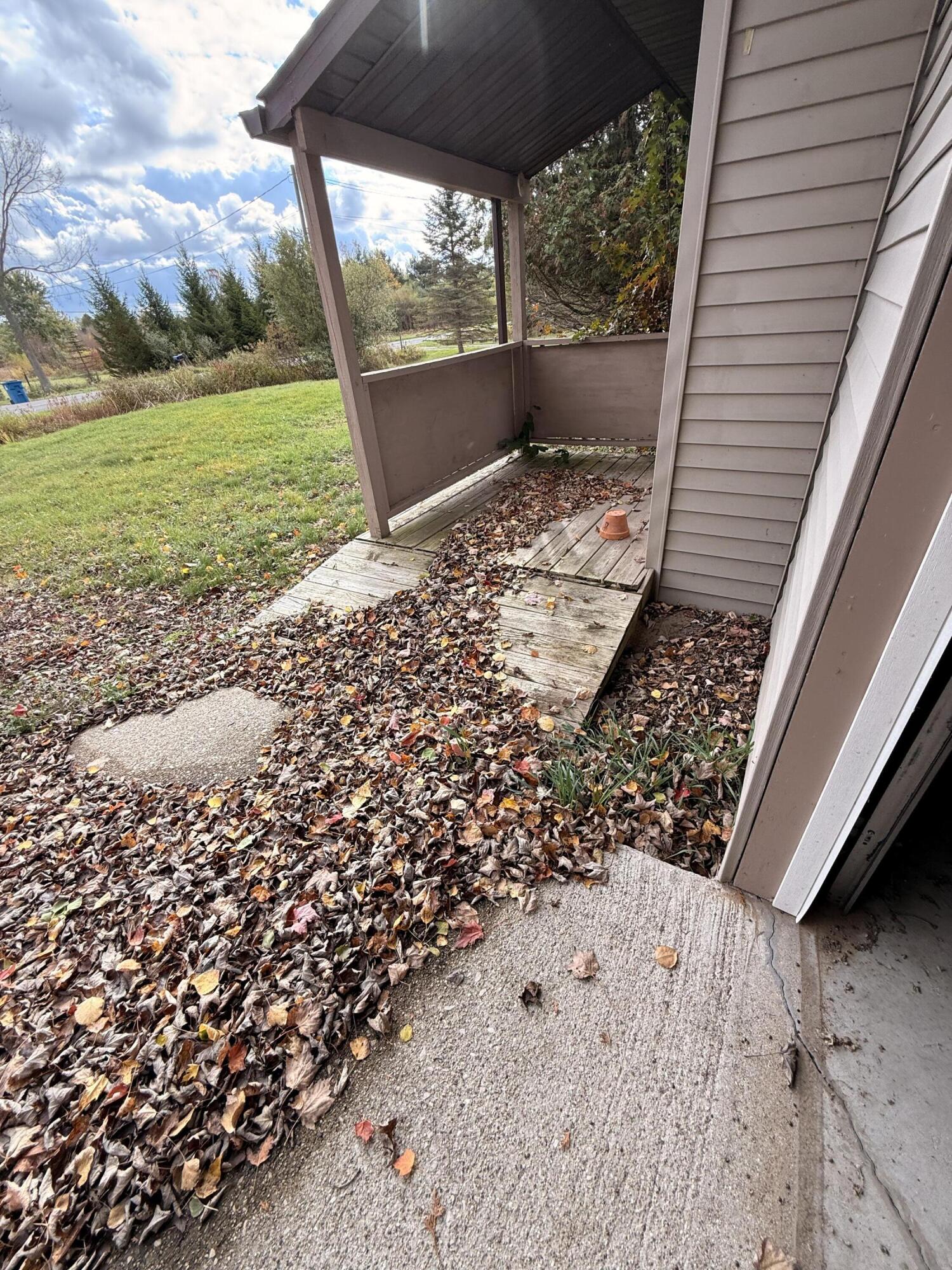543 N Dennis Road Ludington MI 49431