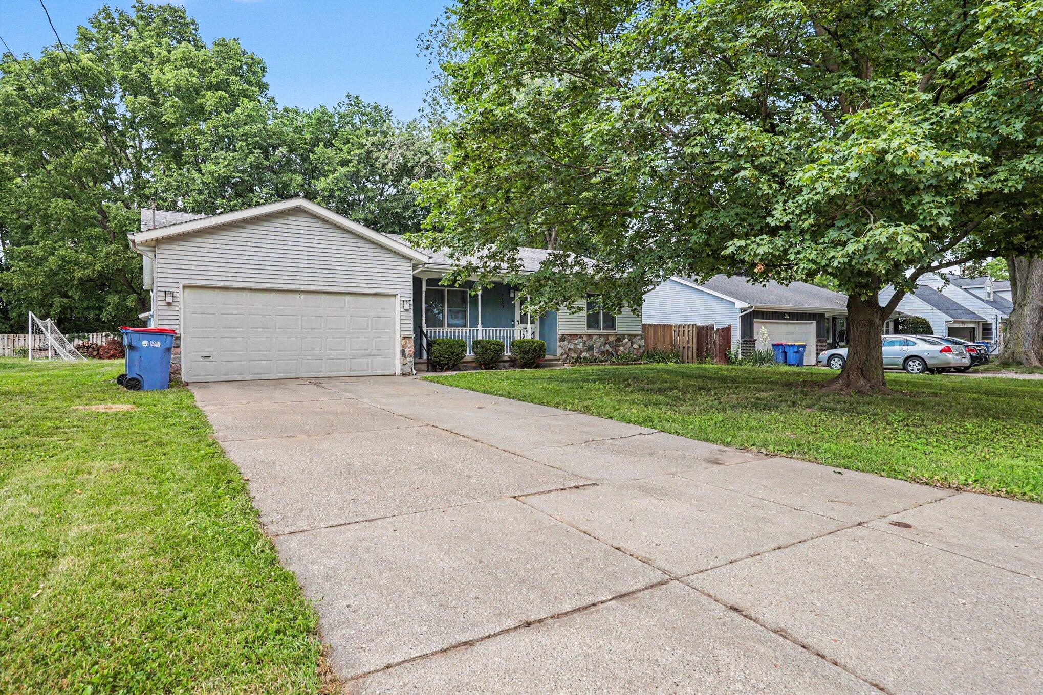 1657 Loralee Street SE Grand Rapids MI 49508