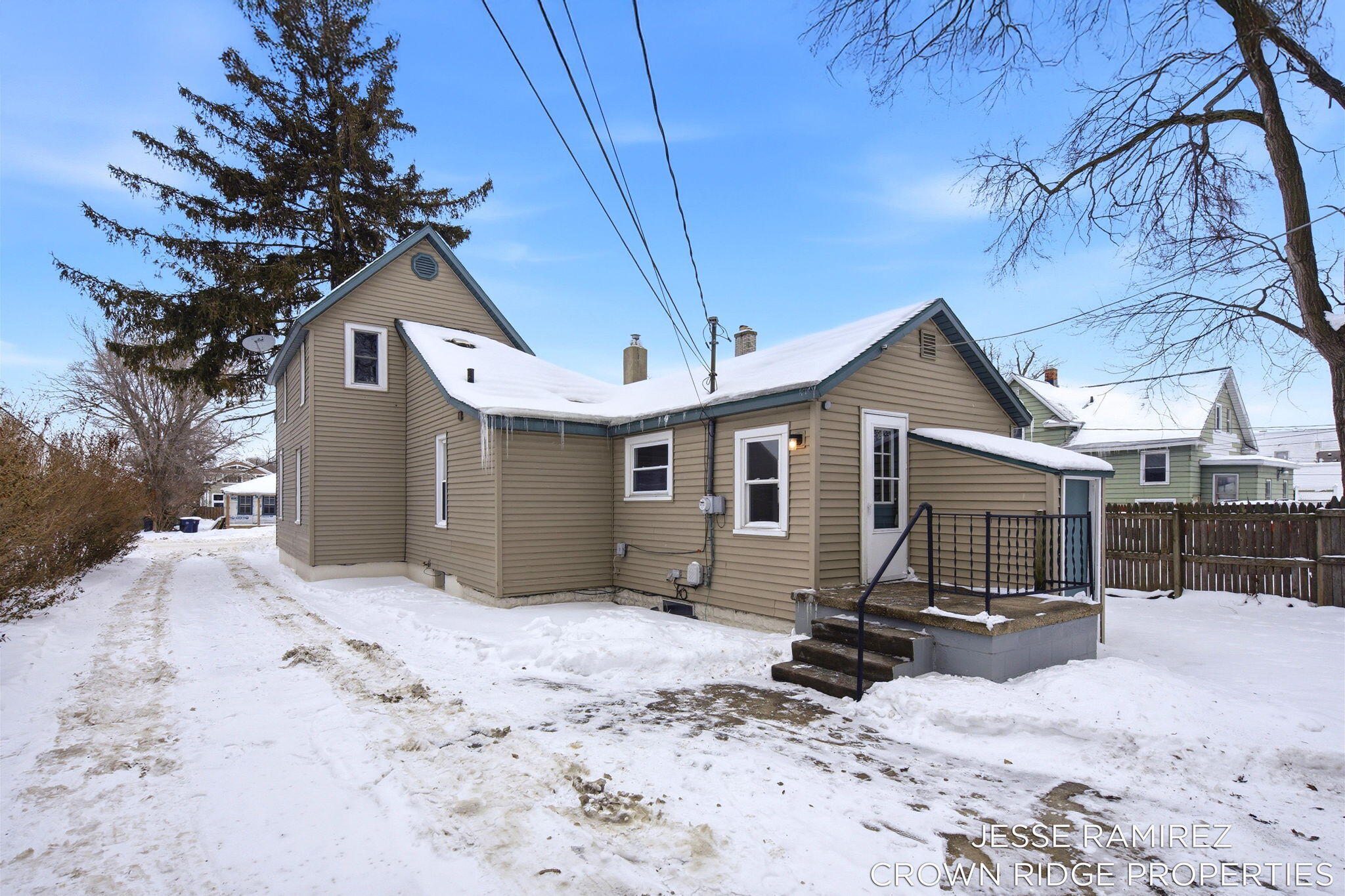 308 W 14th Street Holland MI 49423