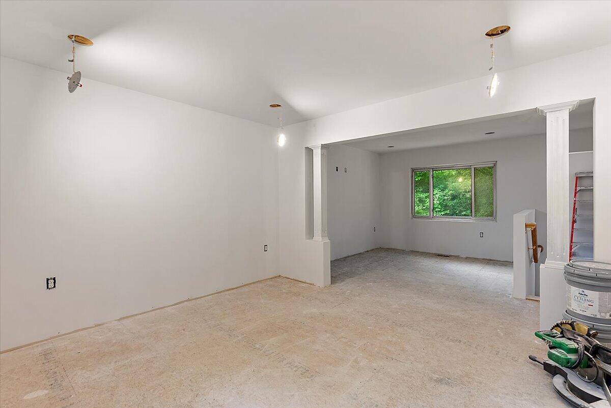 8945 Vergennes Street SE Ada MI 49301