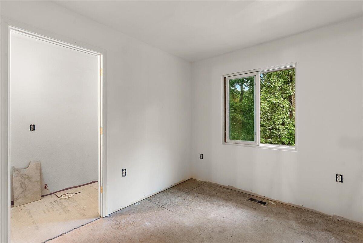 8945 Vergennes Street SE Ada MI 49301