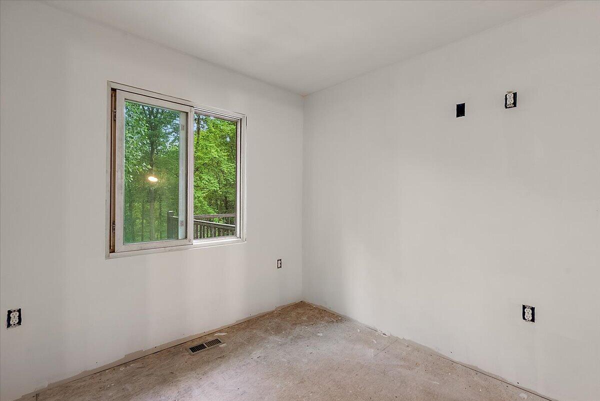 8945 Vergennes Street SE Ada MI 49301