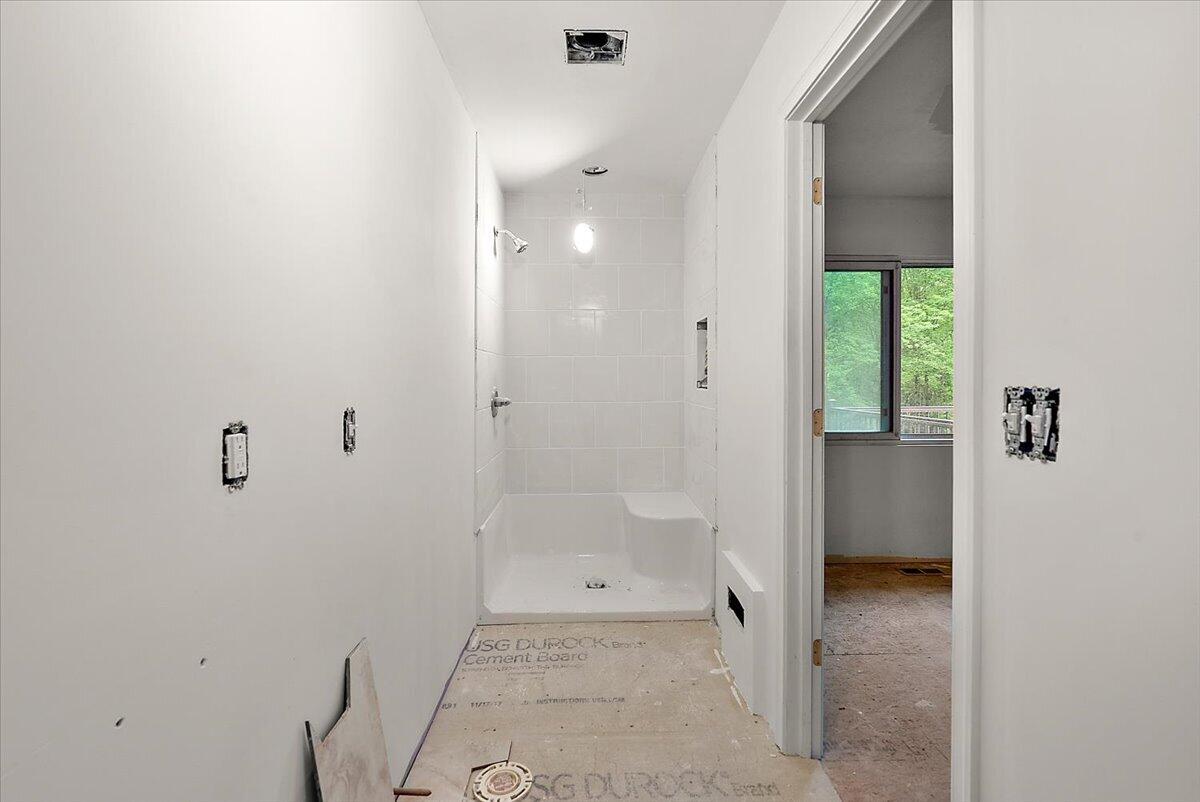 8945 Vergennes Street SE Ada MI 49301