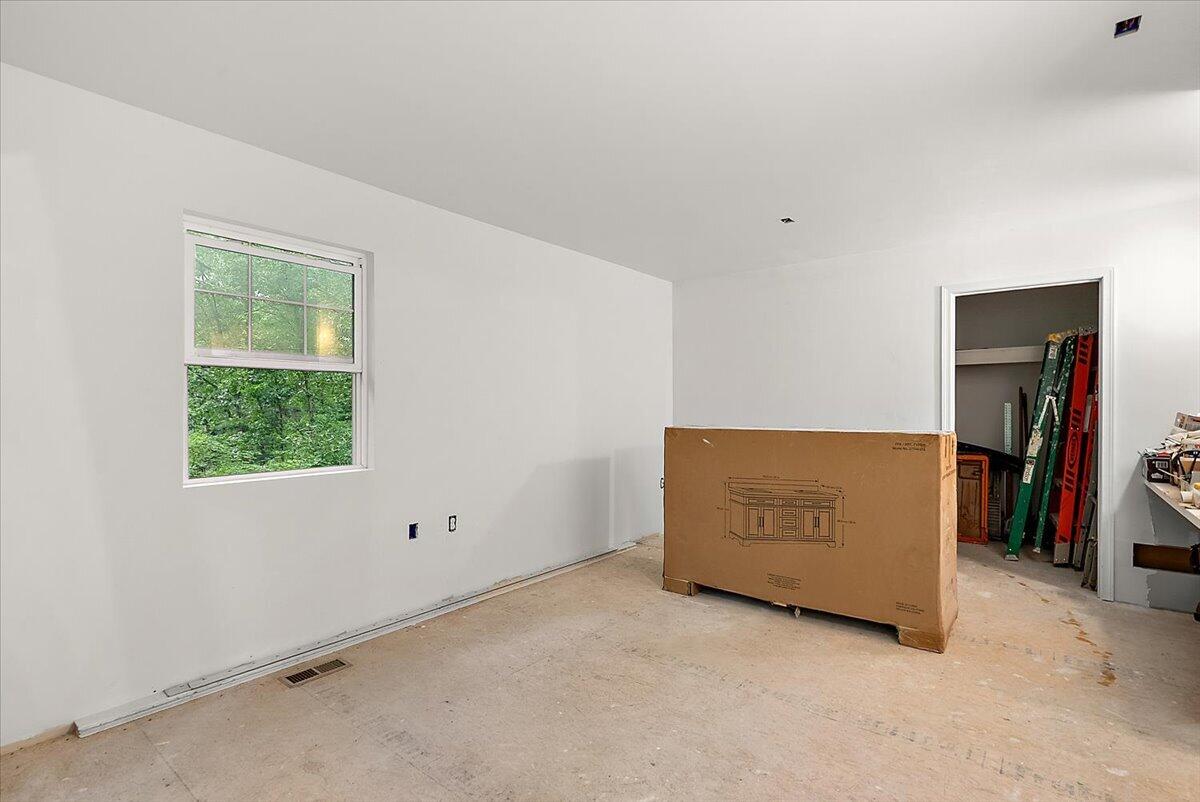 8945 Vergennes Street SE Ada MI 49301