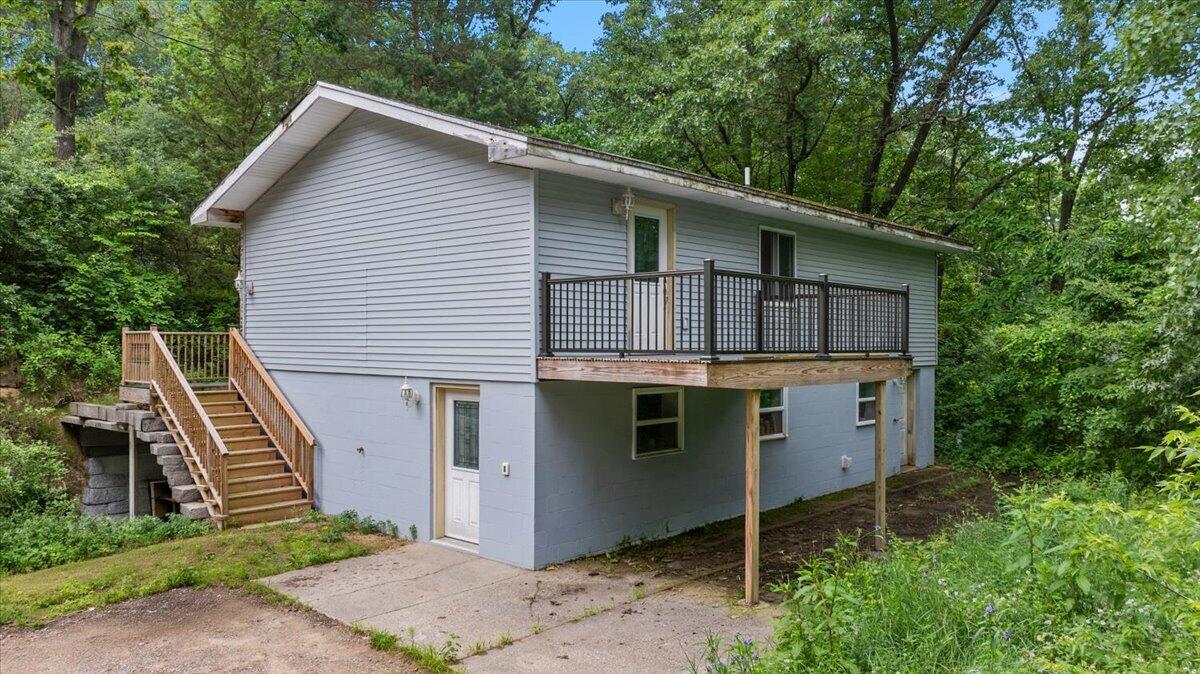 8945 Vergennes Street SE Ada MI 49301