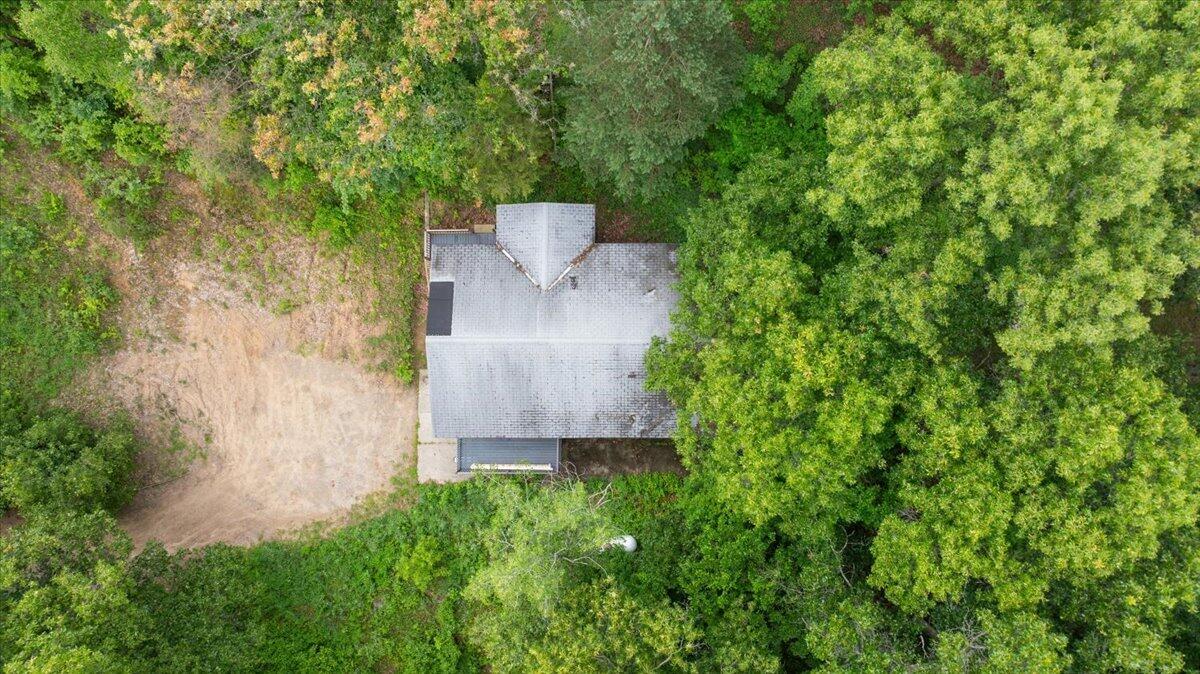 8945 Vergennes Street SE Ada MI 49301