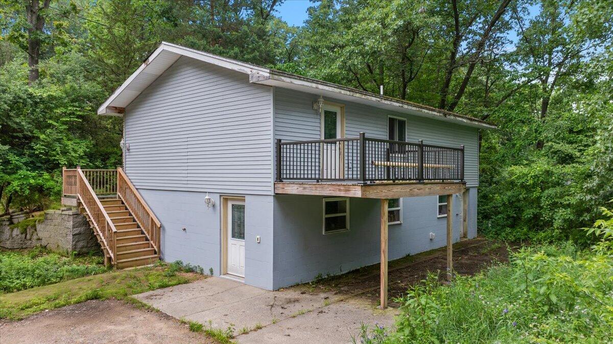 8945 Vergennes Street SE Ada MI 49301