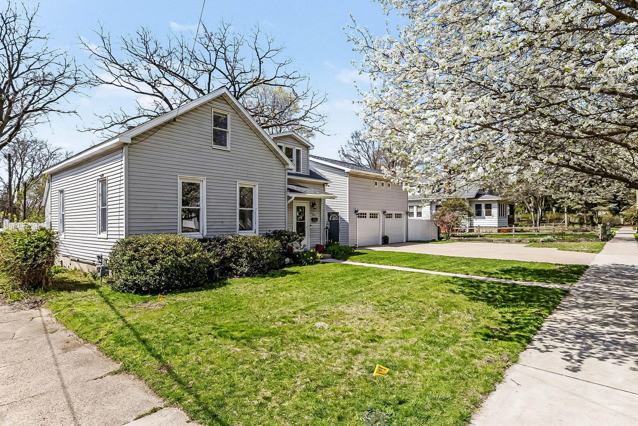 512 Lagrange Street South Haven MI 49090