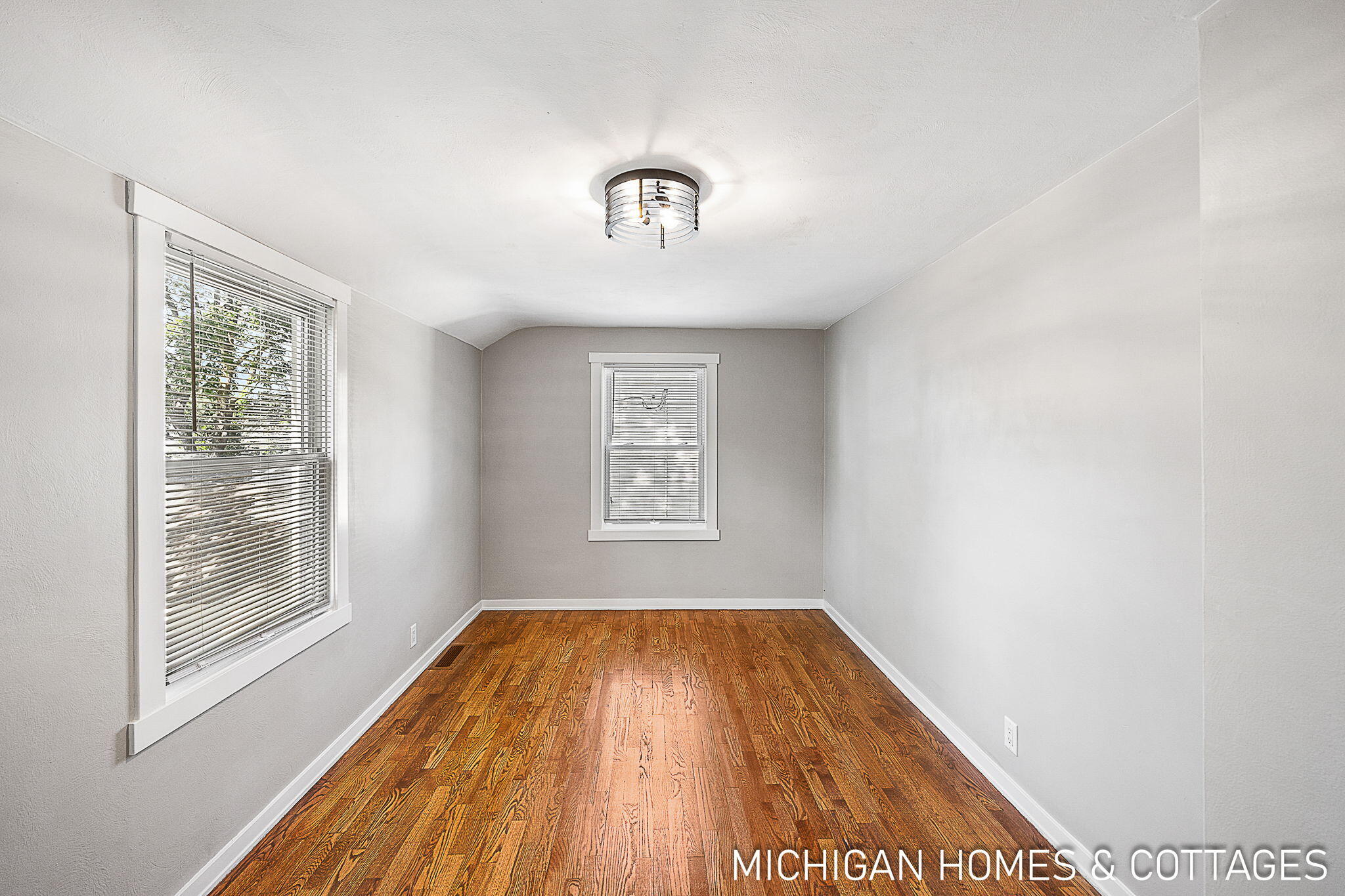 52 W 27th Street Holland MI 49423