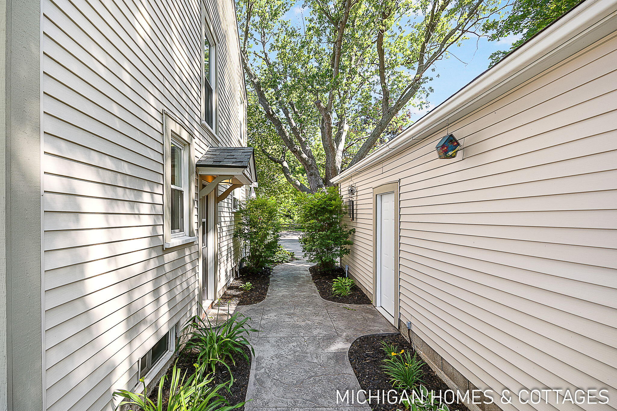 52 W 27th Street Holland MI 49423