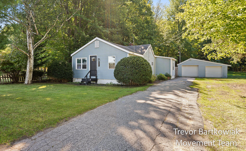 529 Porter Road Norton Shores MI 49441