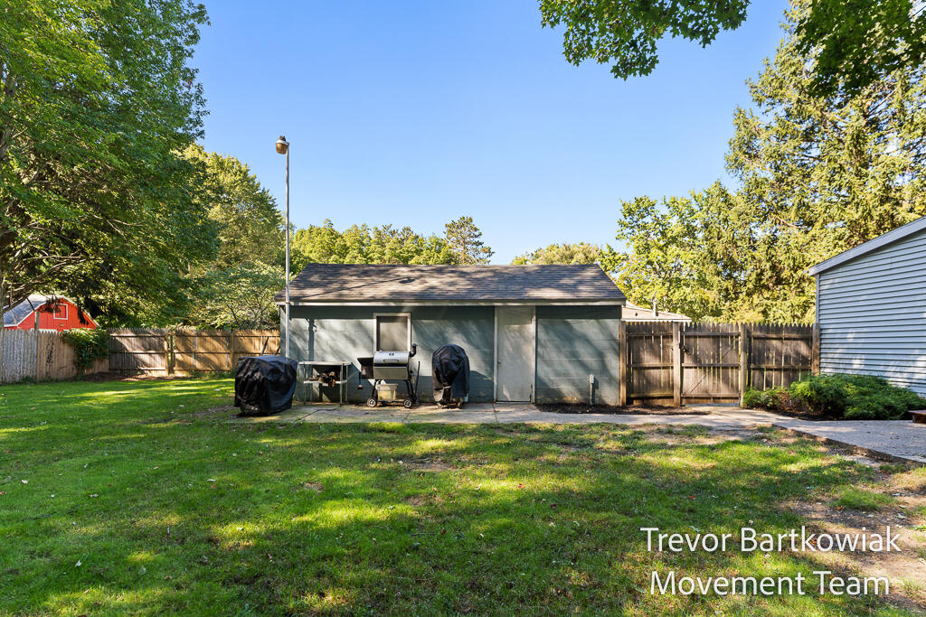 529 Porter Road Norton Shores MI 49441
