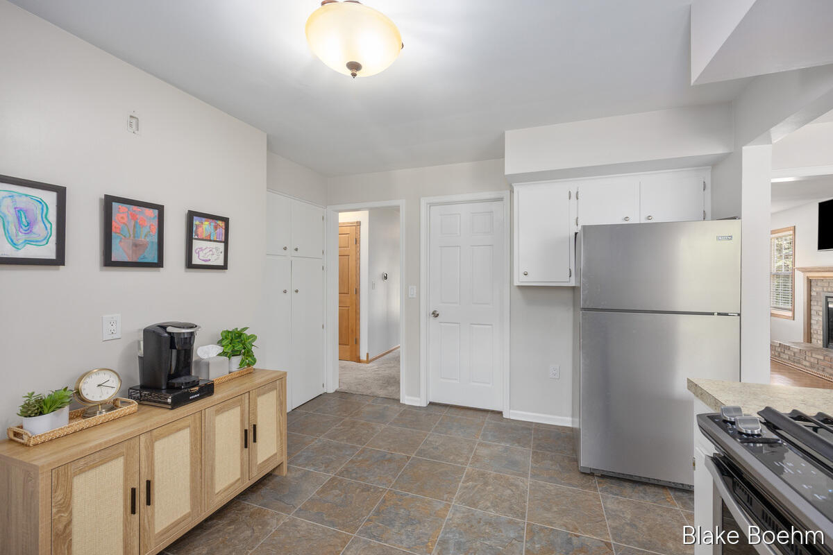 118 Lauderdale Avenue NE Grand Rapids MI 49546
