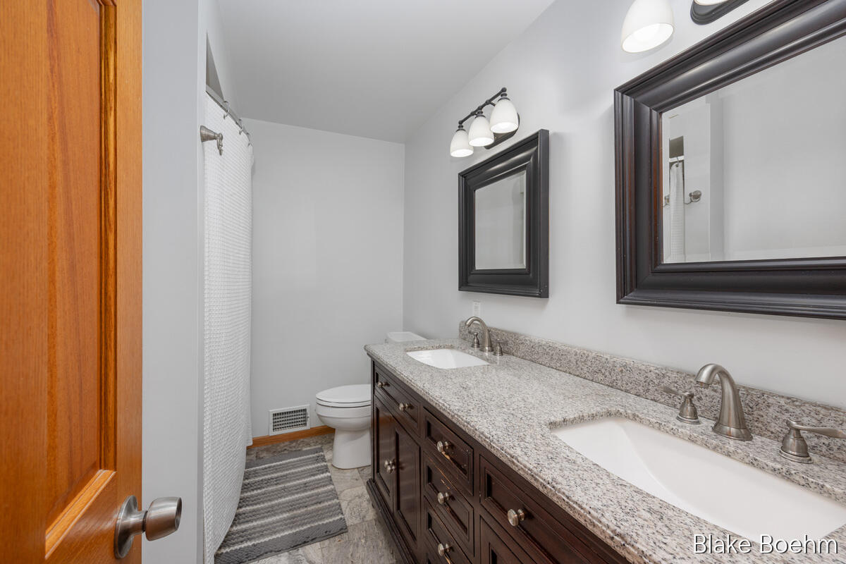 118 Lauderdale Avenue NE Grand Rapids MI 49546