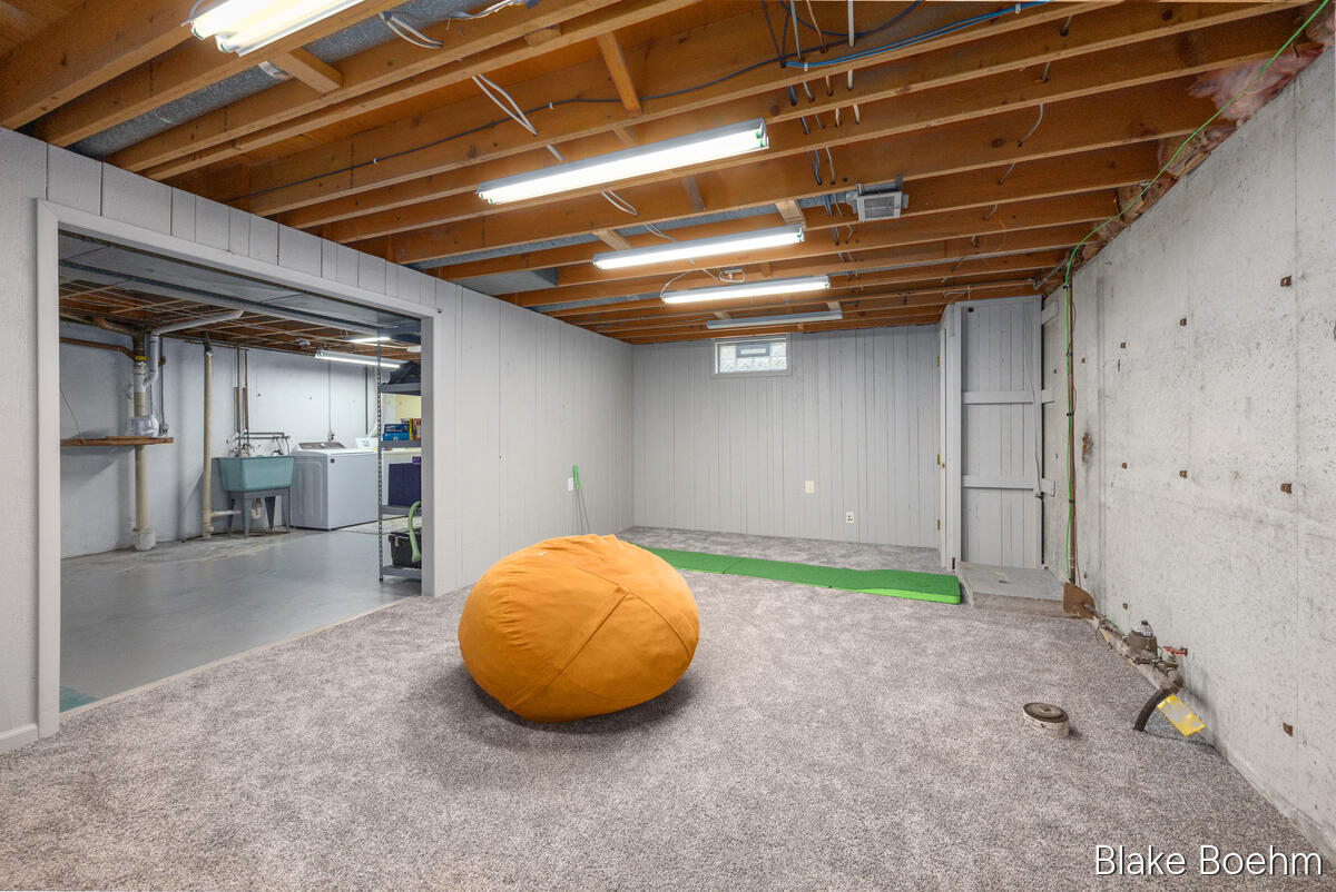 118 Lauderdale Avenue NE Grand Rapids MI 49546