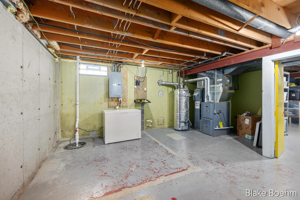 118 Lauderdale Avenue NE Grand Rapids MI 49546