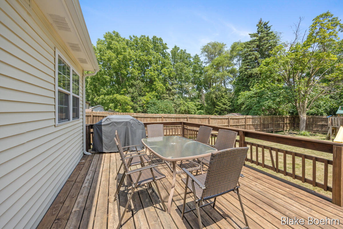 118 Lauderdale Avenue NE Grand Rapids MI 49546