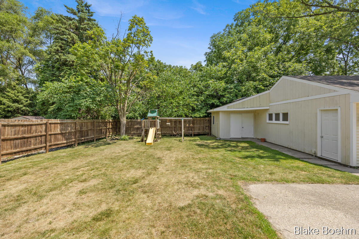118 Lauderdale Avenue NE Grand Rapids MI 49546