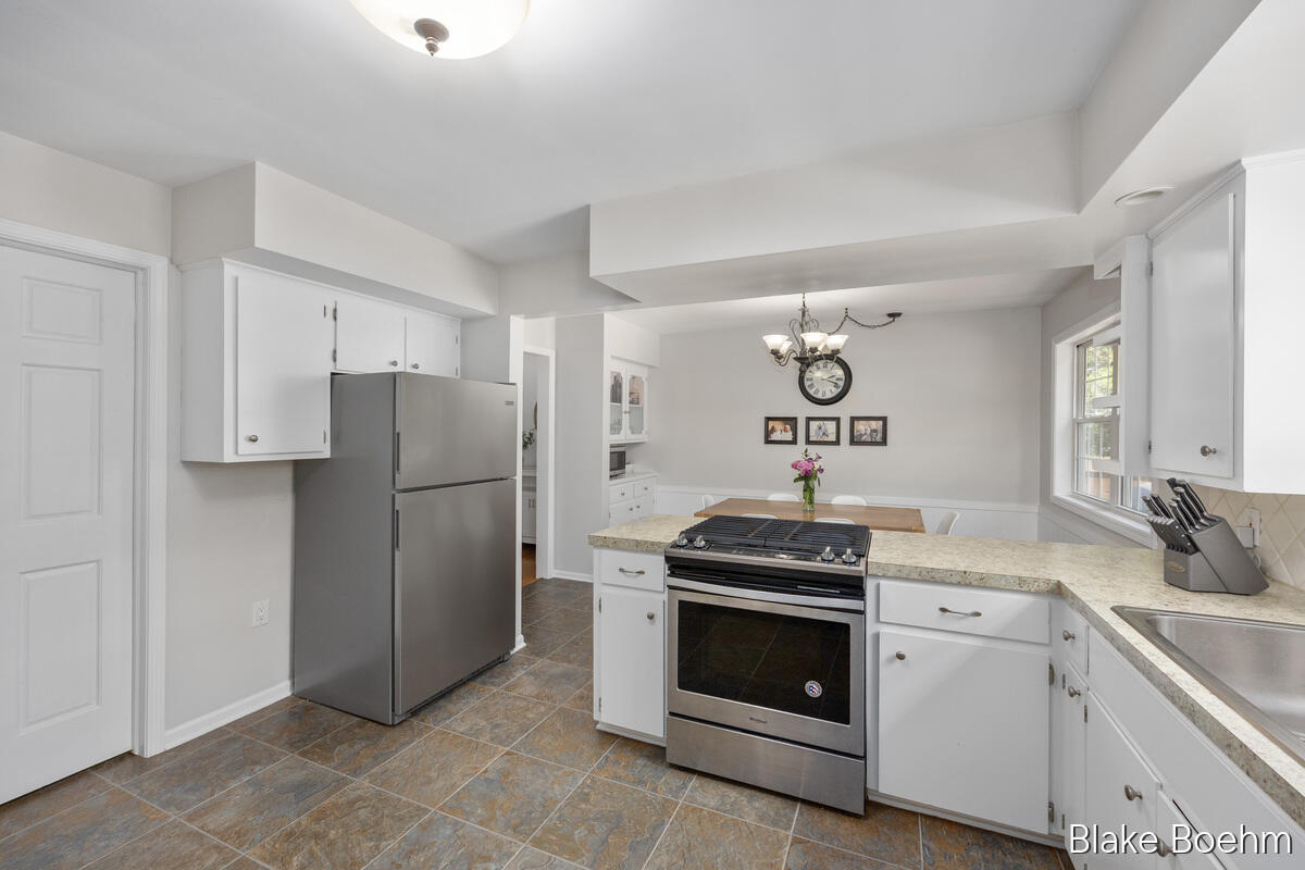 118 Lauderdale Avenue NE Grand Rapids MI 49546