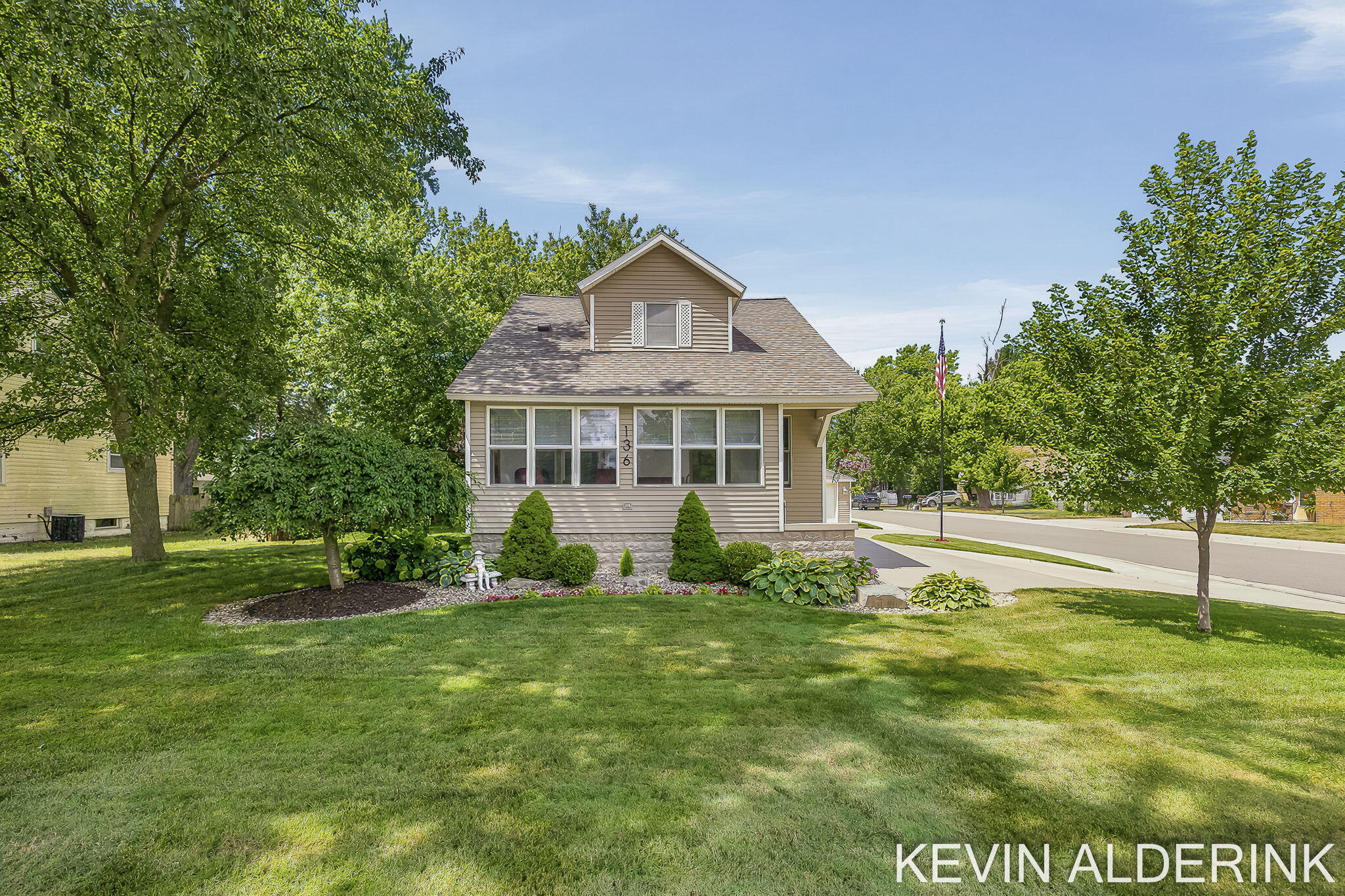136 S Fairview Road Zeeland MI 49464