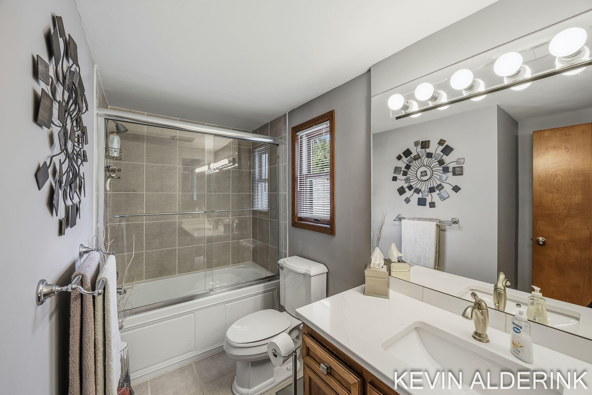 136 S Fairview Road Zeeland MI 49464