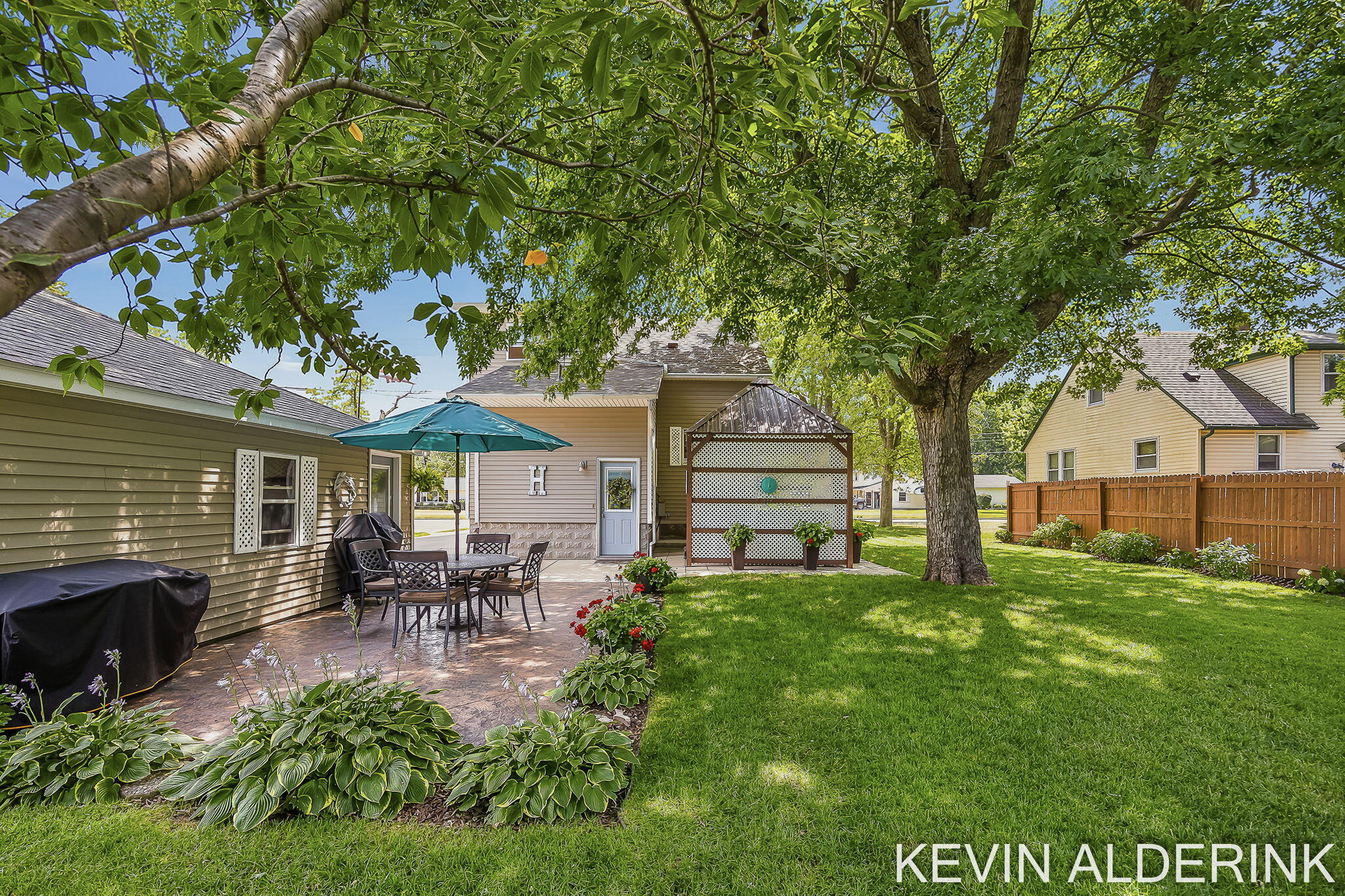 136 S Fairview Road Zeeland MI 49464