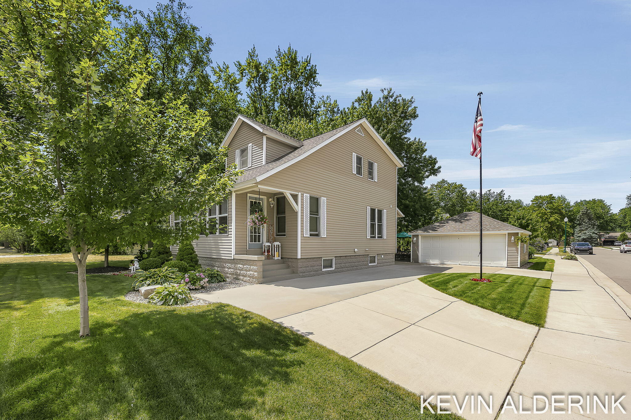 136 S Fairview Road Zeeland MI 49464