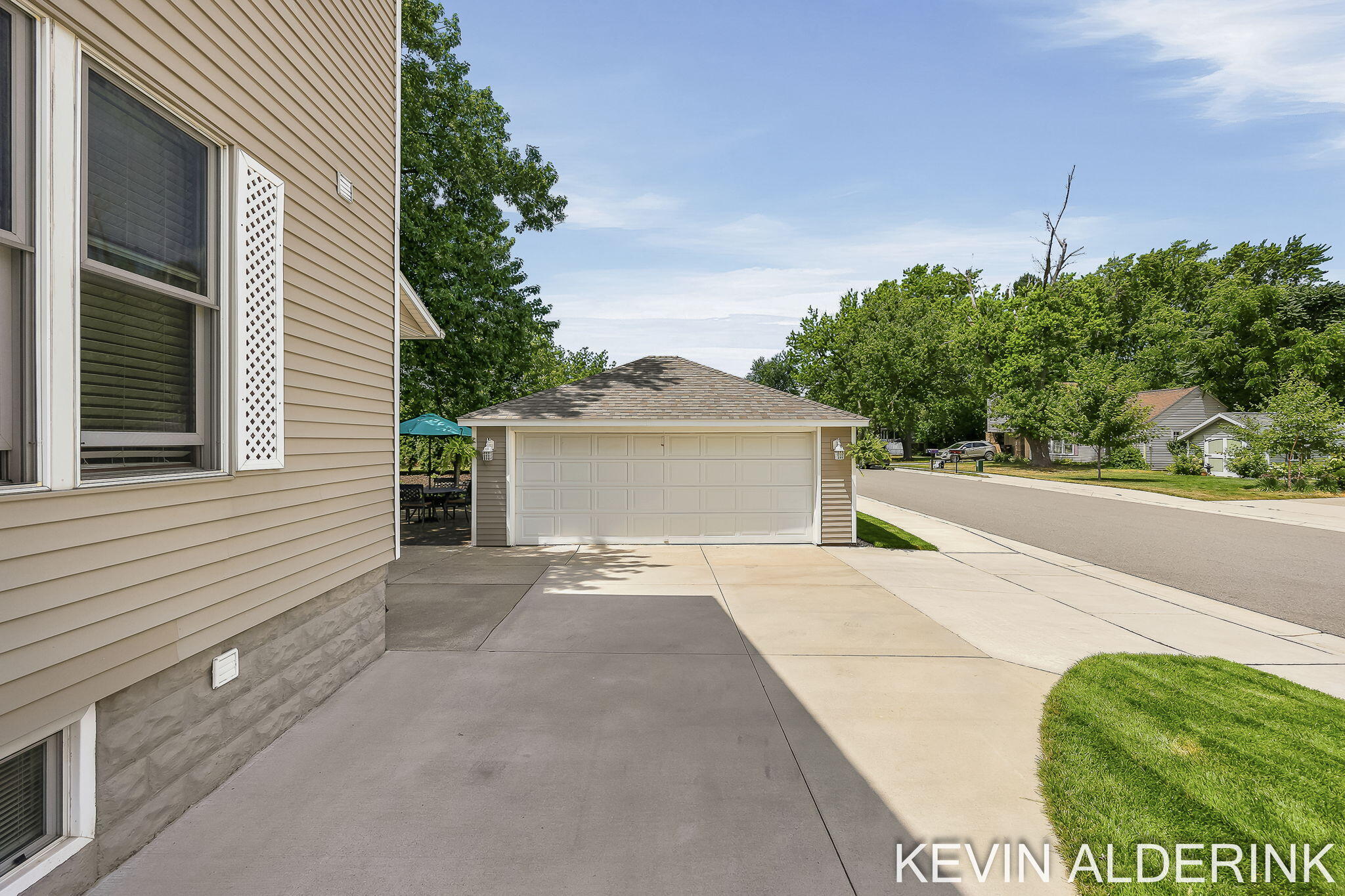 136 S Fairview Road Zeeland MI 49464