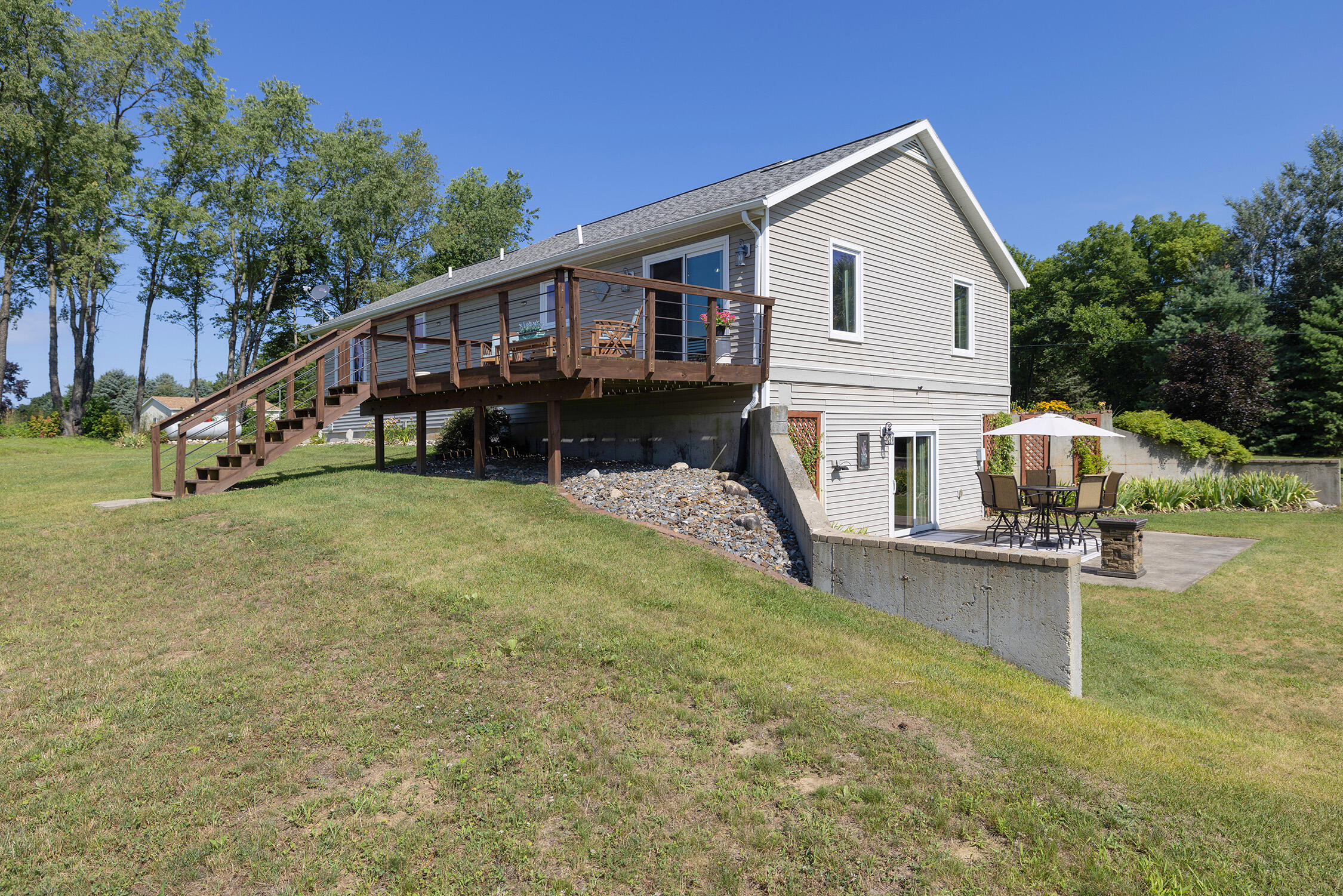 48989 92nd Avenue Decatur MI 49045