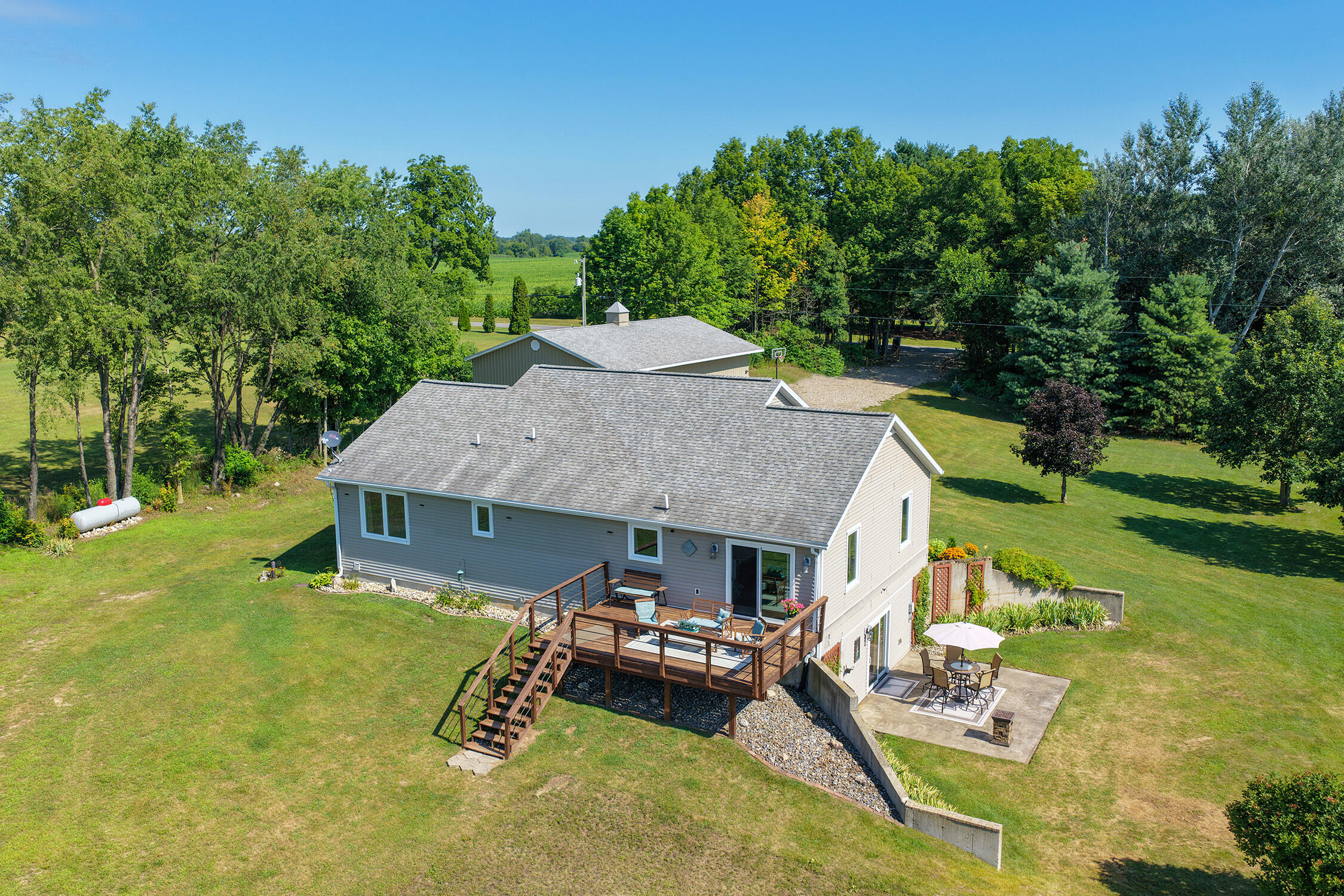48989 92nd Avenue Decatur MI 49045
