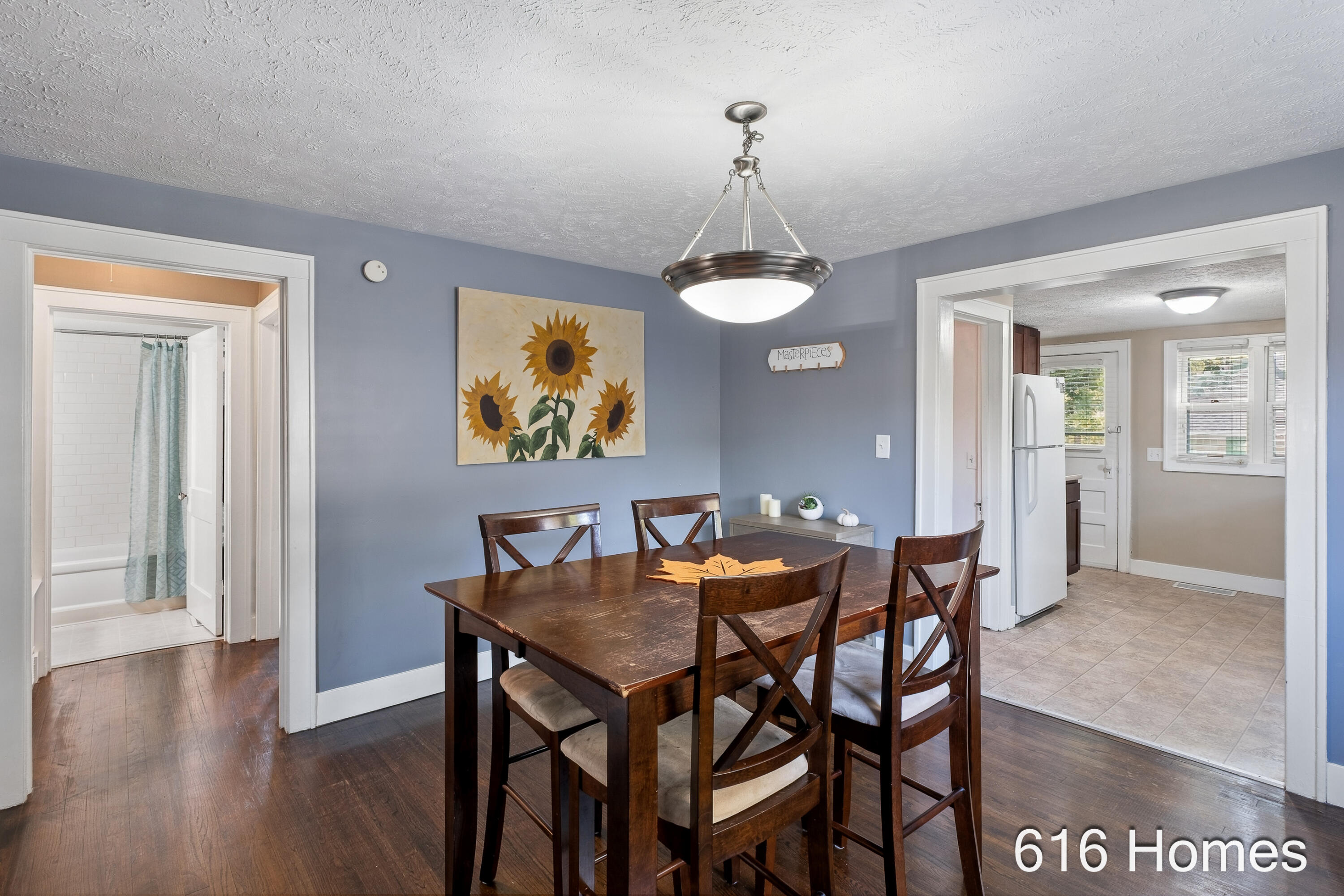 810 Oaklawn Street NE Grand Rapids MI 49505