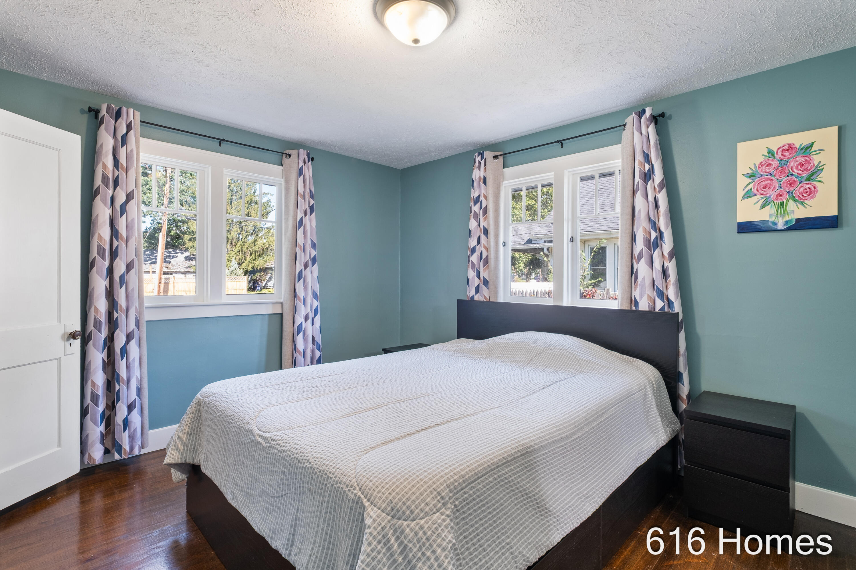 810 Oaklawn Street NE Grand Rapids MI 49505