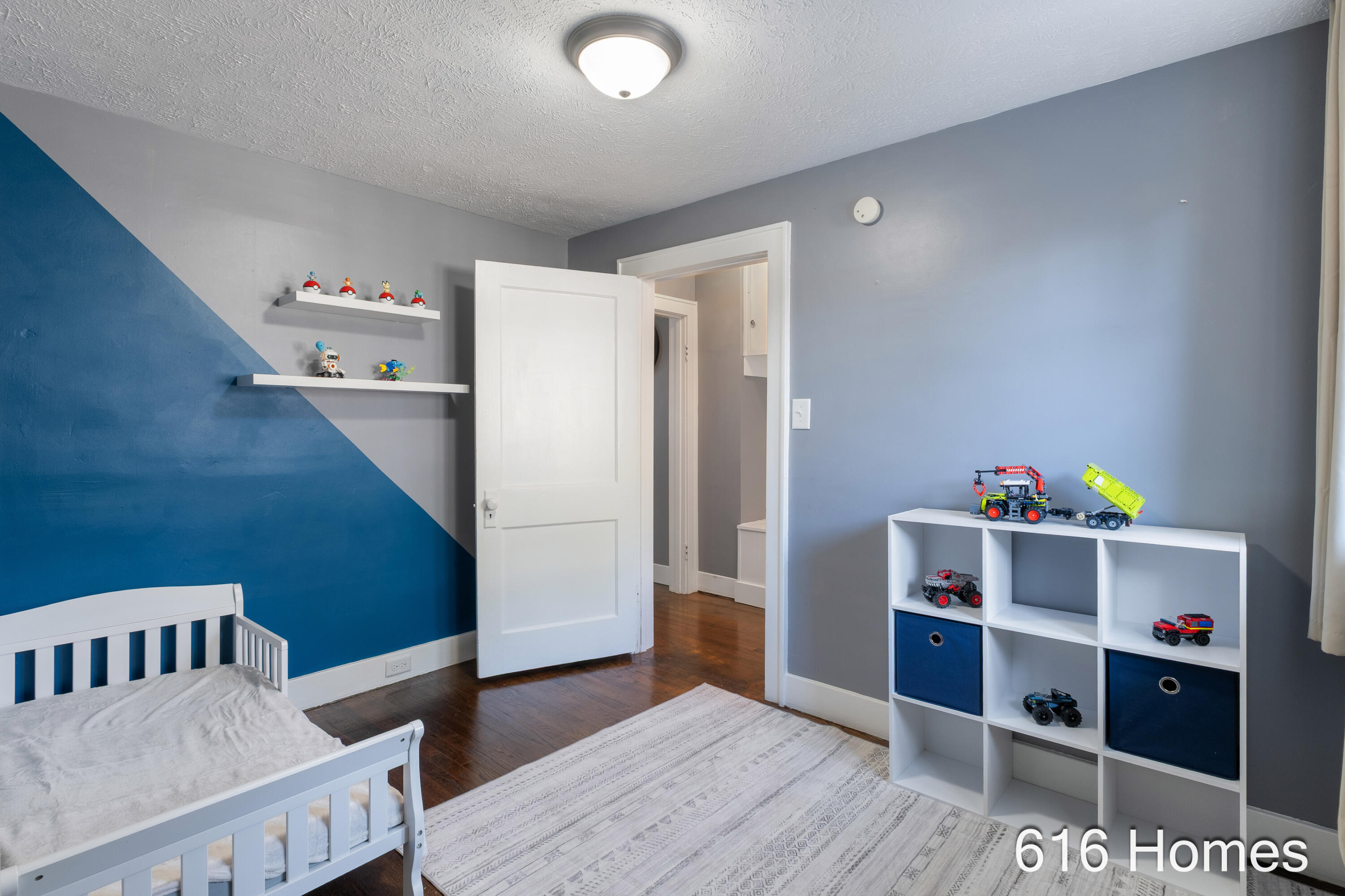 810 Oaklawn Street NE Grand Rapids MI 49505