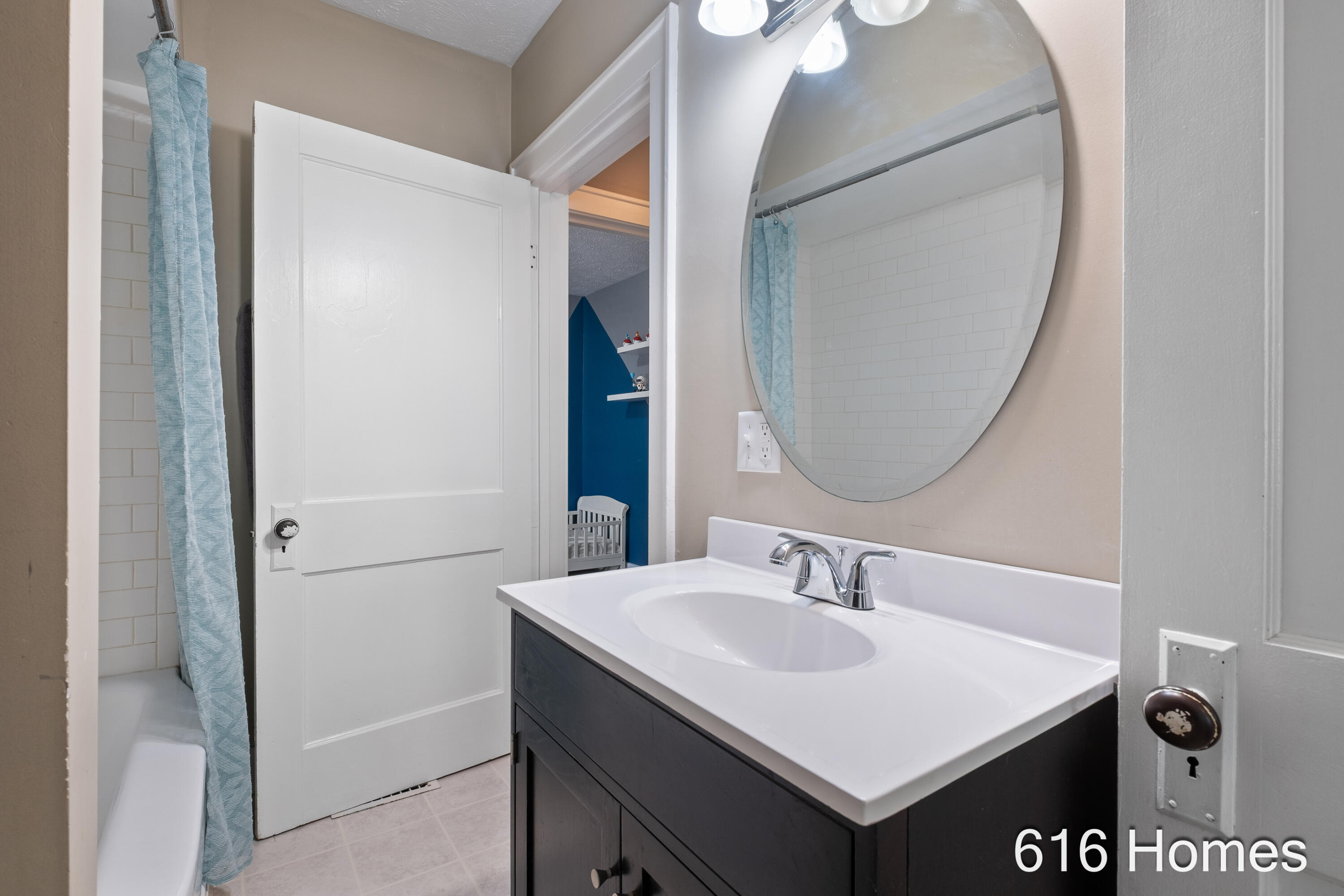 810 Oaklawn Street NE Grand Rapids MI 49505