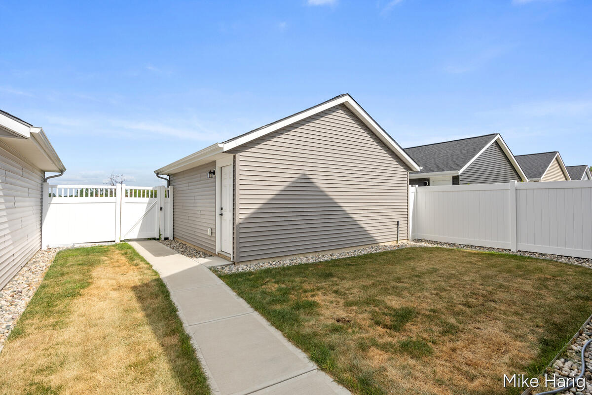 7892 Greendale Drive SE Byron Center MI 49315