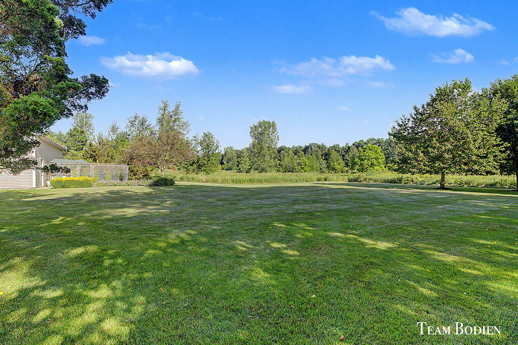 8925 Shaner Avenue NE Rockford MI 49341