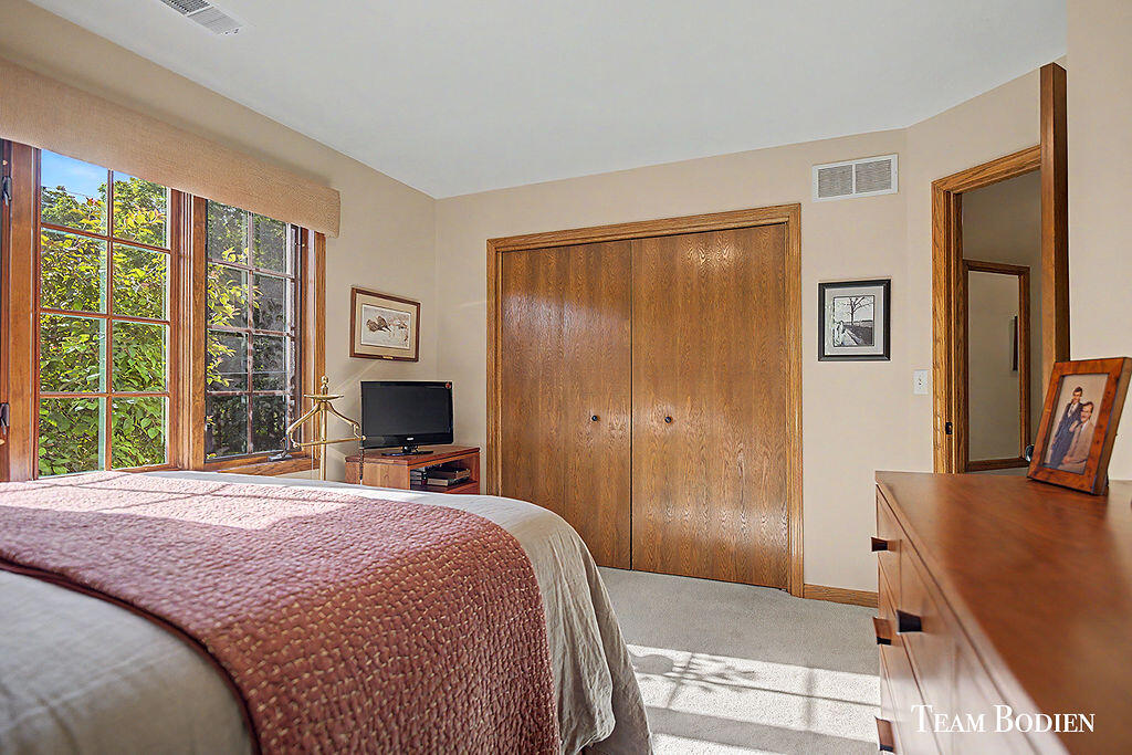 8925 Shaner Avenue NE Rockford MI 49341