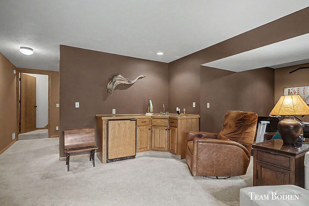8925 Shaner Avenue NE Rockford MI 49341