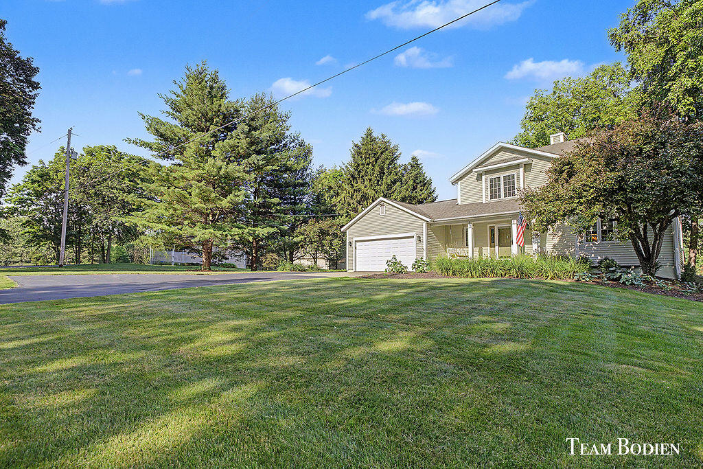 8925 Shaner Avenue NE Rockford MI 49341