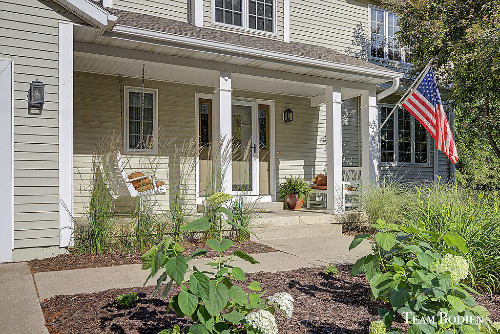 8925 Shaner Avenue NE Rockford MI 49341