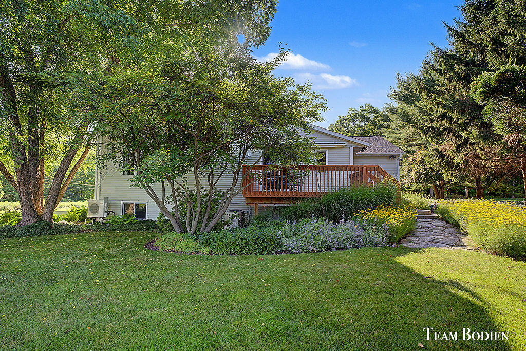 8925 Shaner Avenue NE Rockford MI 49341