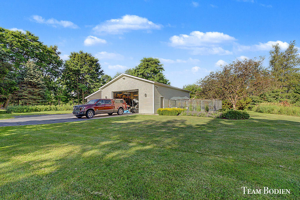 8925 Shaner Avenue NE Rockford MI 49341