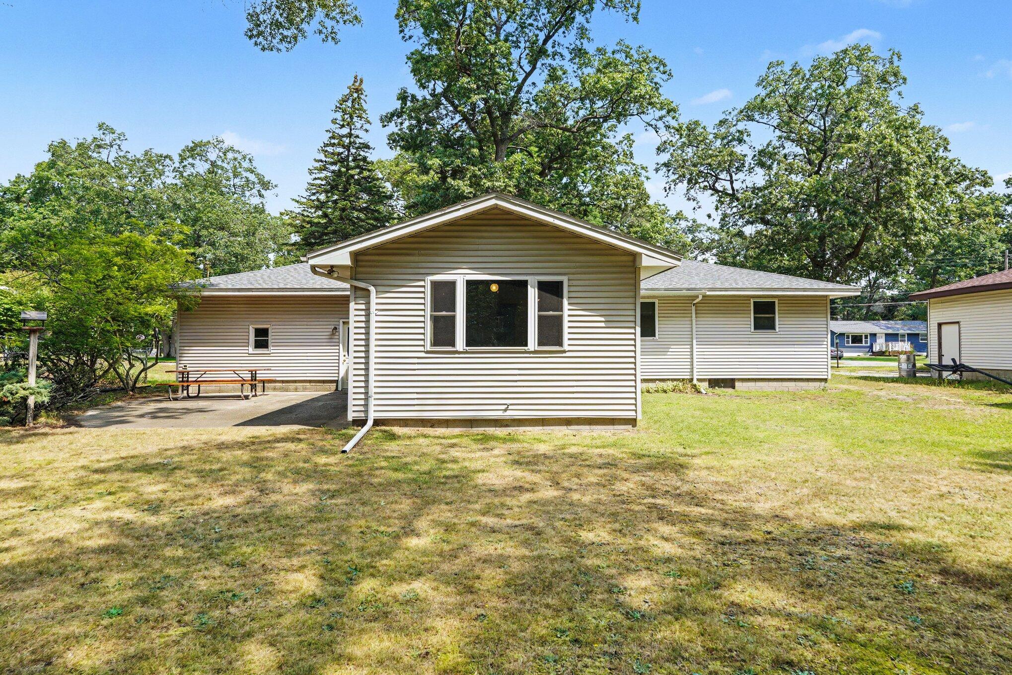 2375 Southwood Avenue Muskegon MI 49441