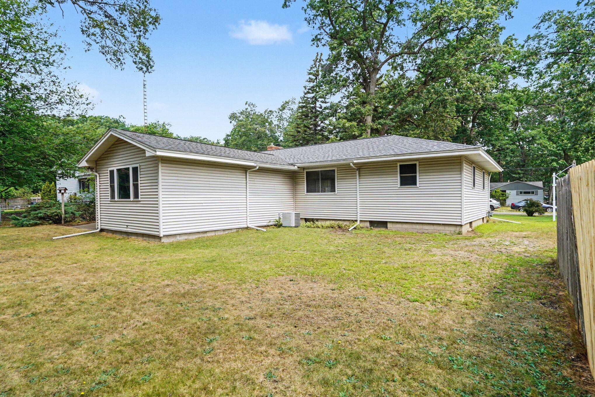 2375 Southwood Avenue Muskegon MI 49441