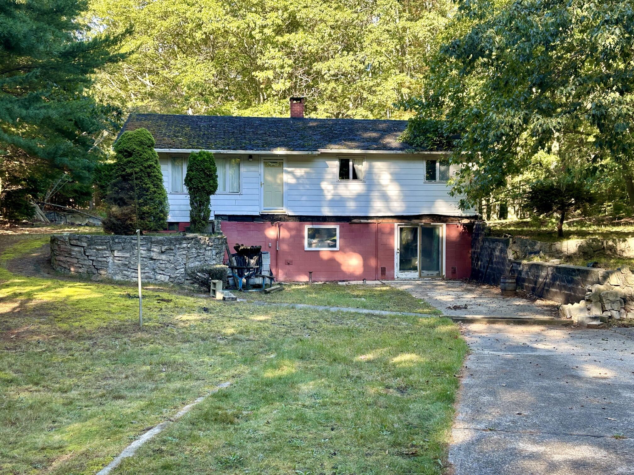 2439 N Lakeshore Drive Ludington MI 49431