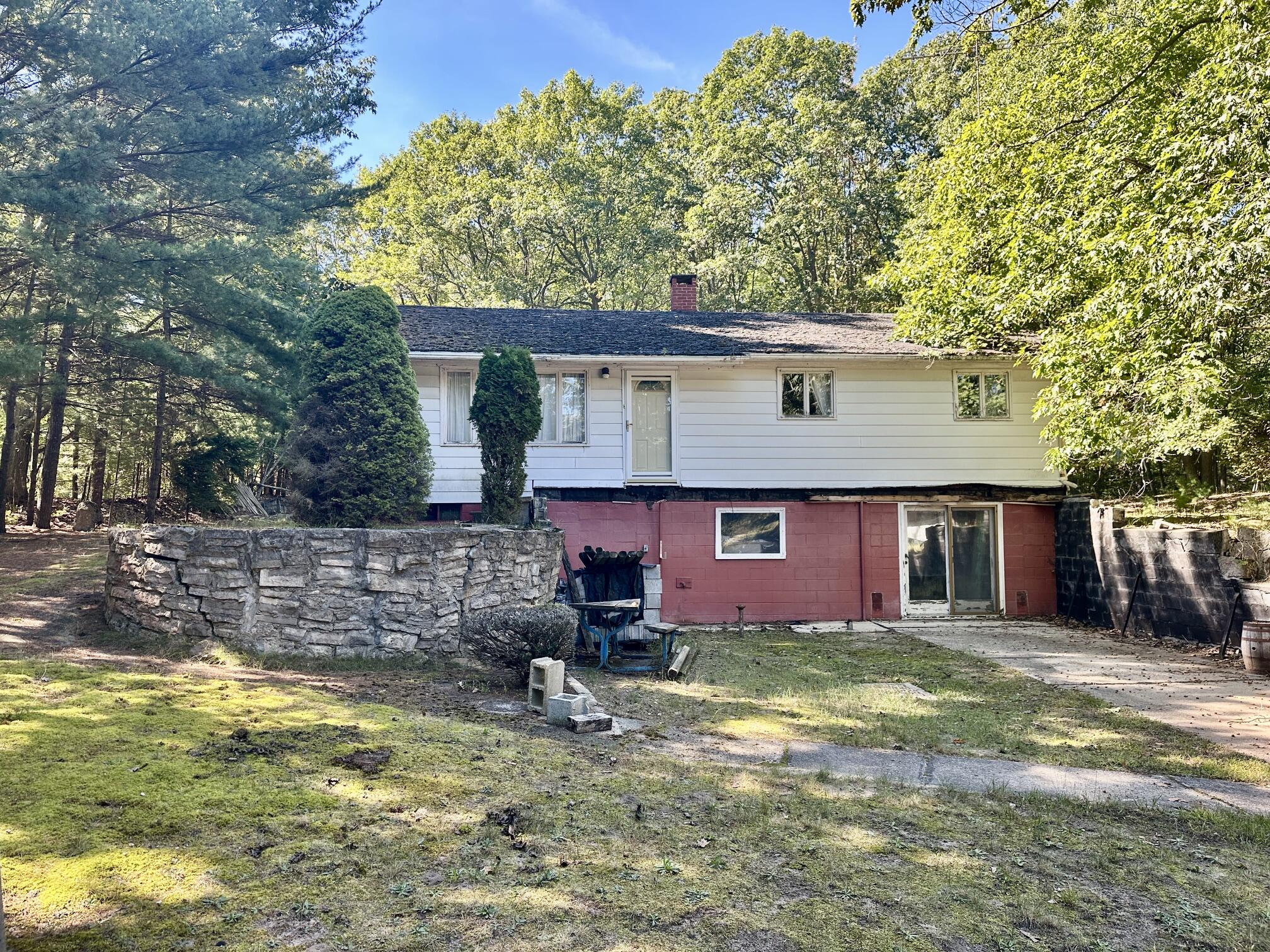 2439 N Lakeshore Drive Ludington MI 49431