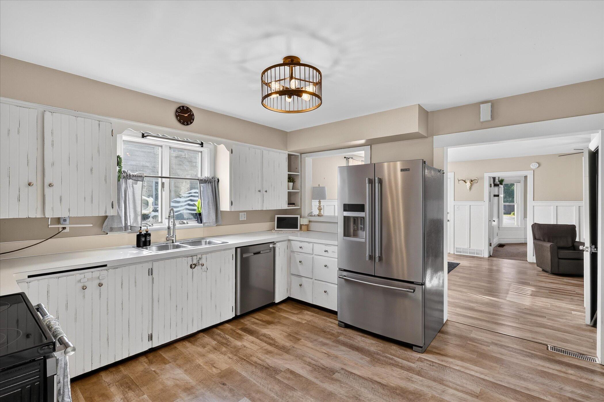 307 W Washington Avenue Zeeland MI 49464