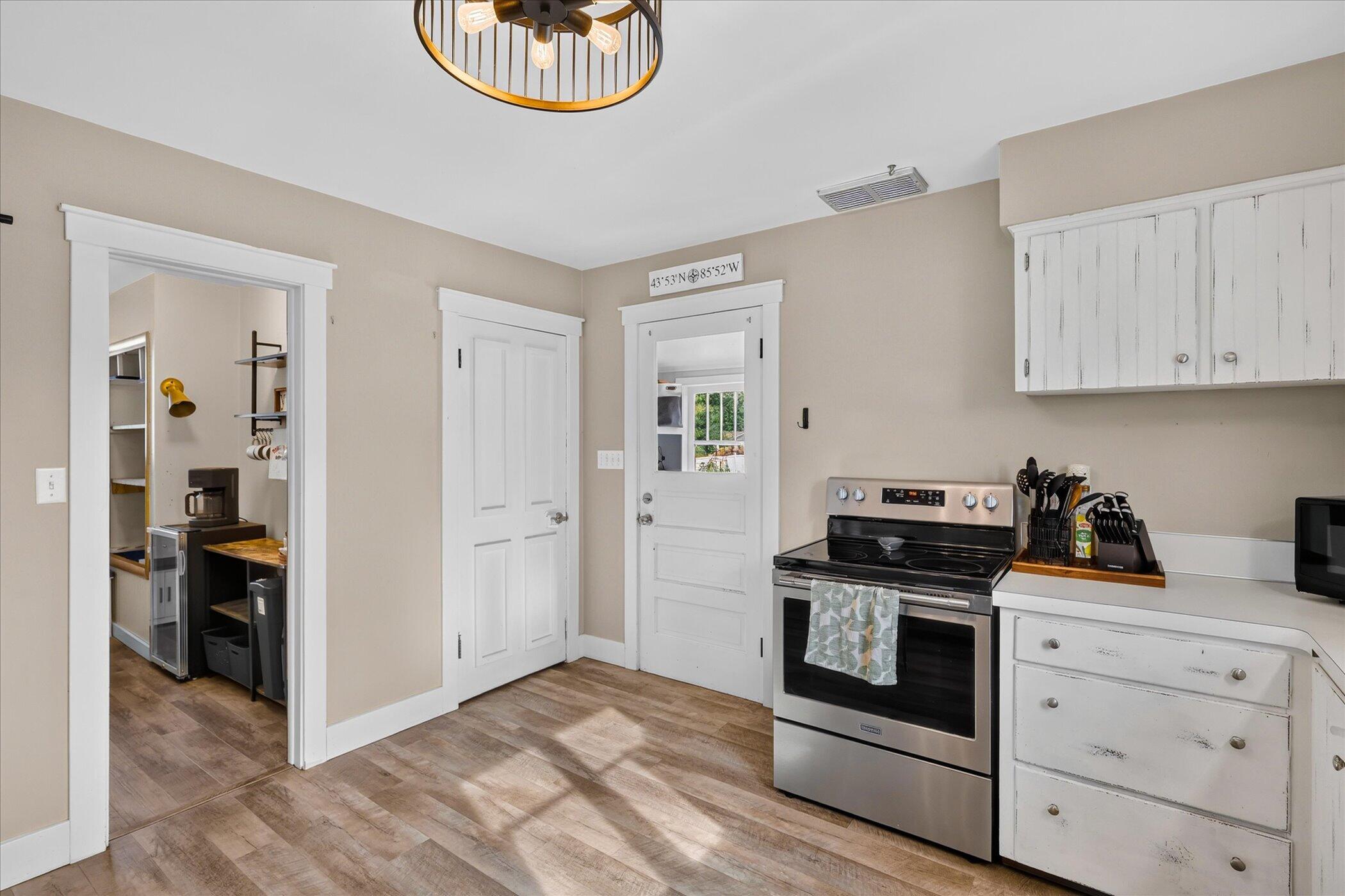 307 W Washington Avenue Zeeland MI 49464