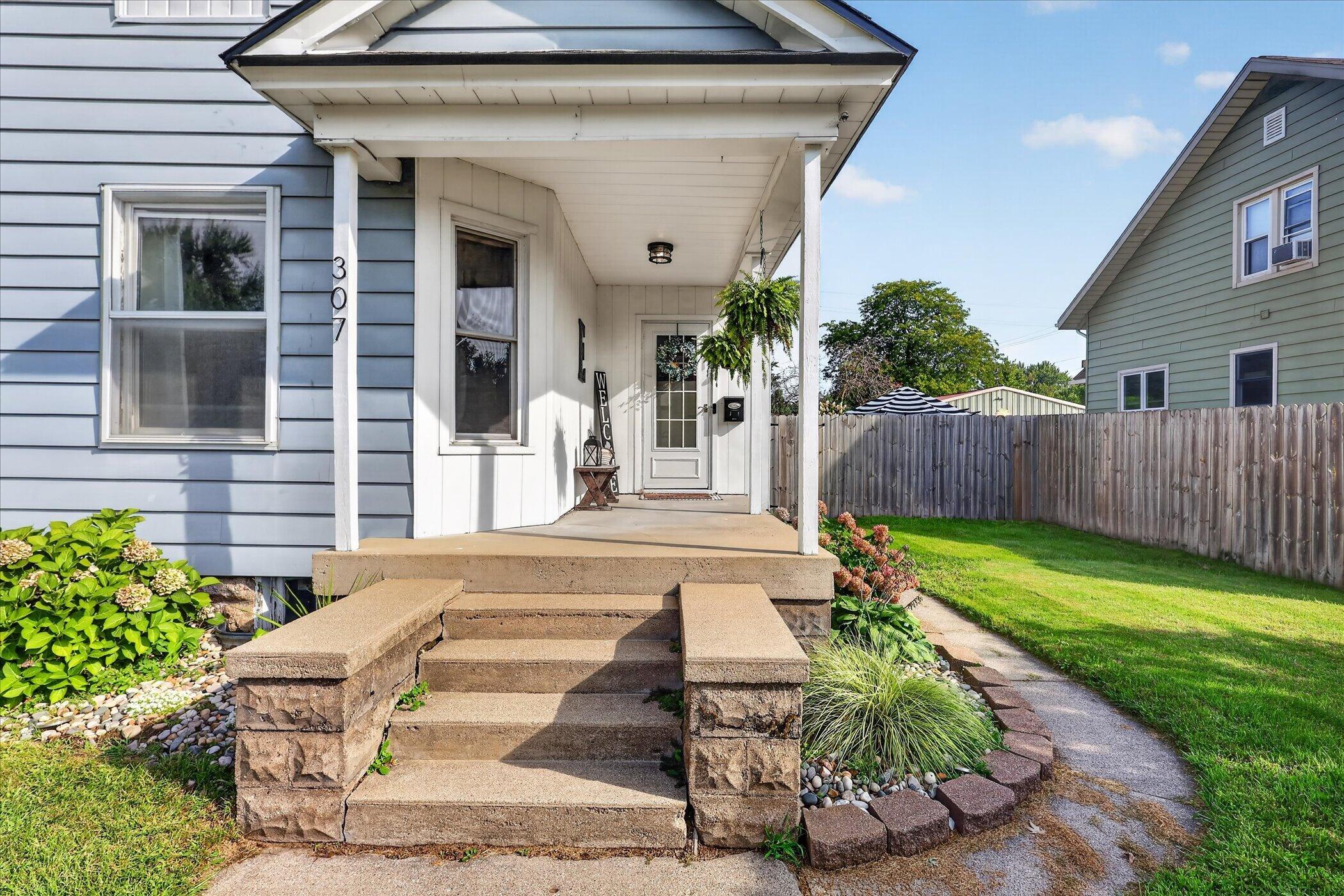 307 W Washington Avenue Zeeland MI 49464