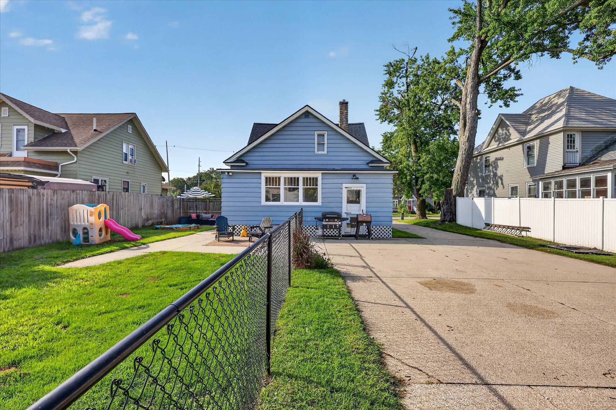 307 W Washington Avenue Zeeland MI 49464